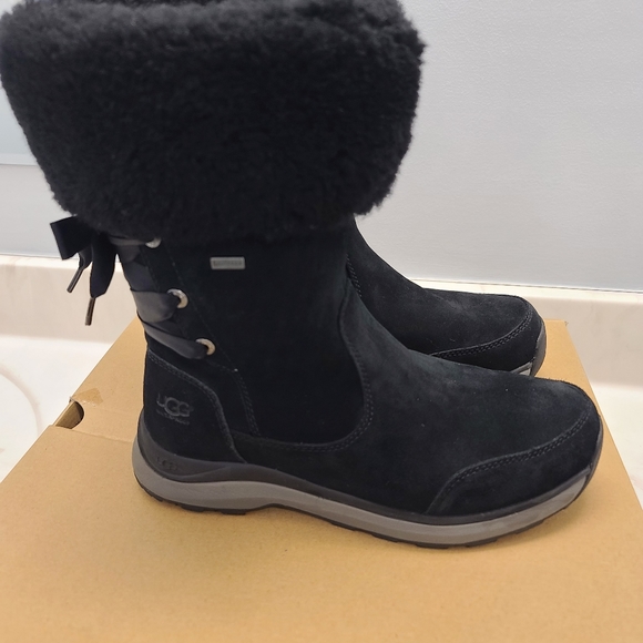 Ugg boots - Picture 4 of 10